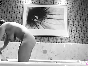 Rahyndee James and Lena Paul lesbo bathtub behind-the-scenes