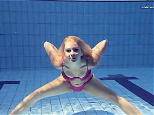 red-hot Elena flashes what she can do under water